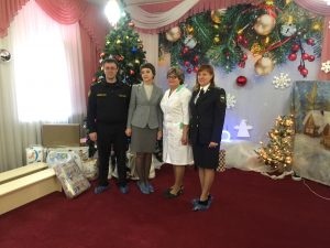 Воспитанники Севастопольского Дома ребёнка получили подарки от приставов